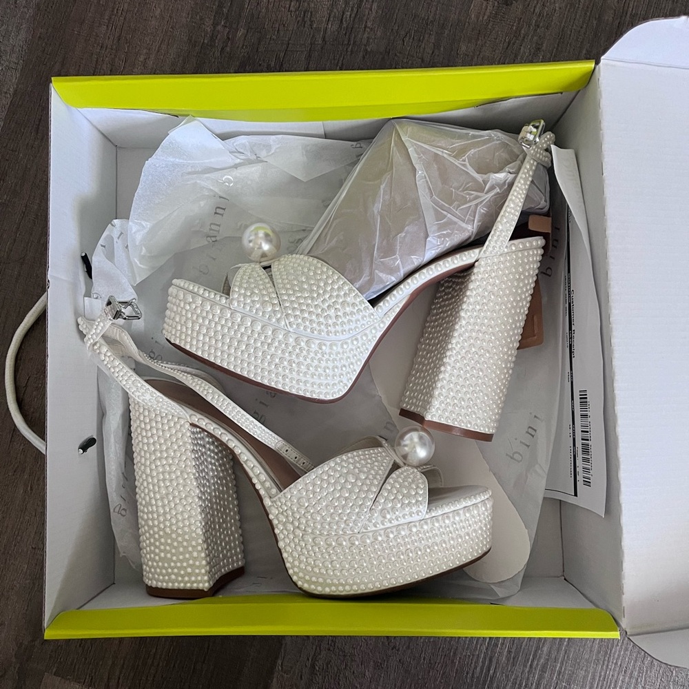 Gianni Bini pearl platform heels